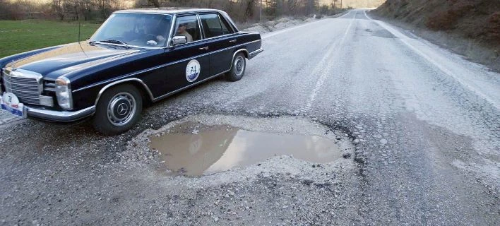 Αυτοί είναι οι πιο επικίνδυνοι δρόμοι στην Ελλάδα – 7.000 παγίδες στο οδικό δίκτυο